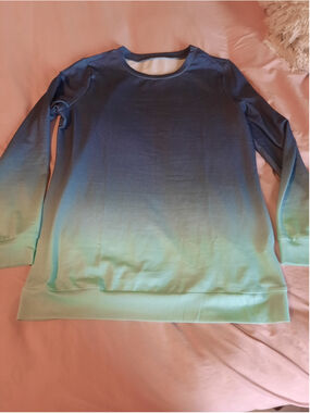 Women's Unbranded Blue Green Ombre Crewneck Sweatshirt L